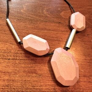 4/$25 BNWT DECOUTURE. Pink wooden 12” necklace.